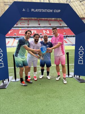 Kaka, Marcelo, Wesley Sneijder und Mario Gomez beim Playstation Cup 2025